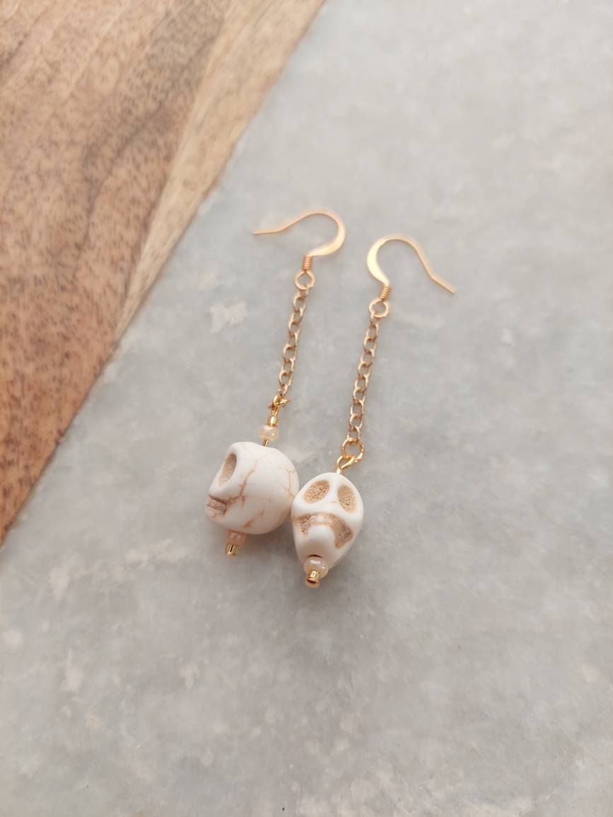 Skull Earrings, White Skull Earrings, Skull Jewelry, Halloween Earrings, Halloween Jewelry, Halloween Costume, Costume Jewelry
