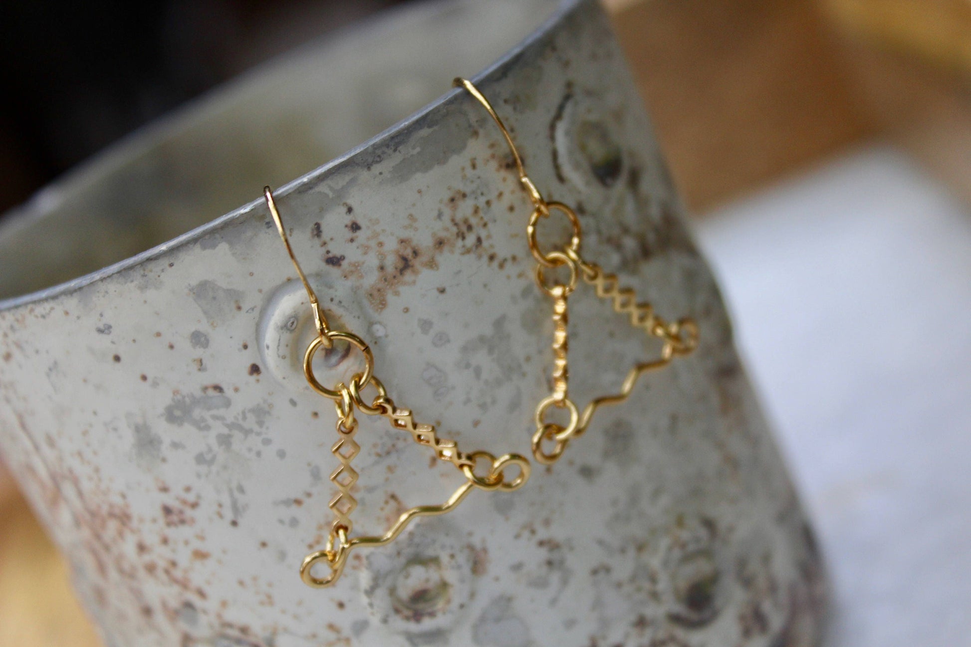 Dainty Earrings, Gold Earrings, Gold Jewelry, Gold Link Earrings, Wavy Link Earrings, Triangle Jewelry, Lightweight Earrings
