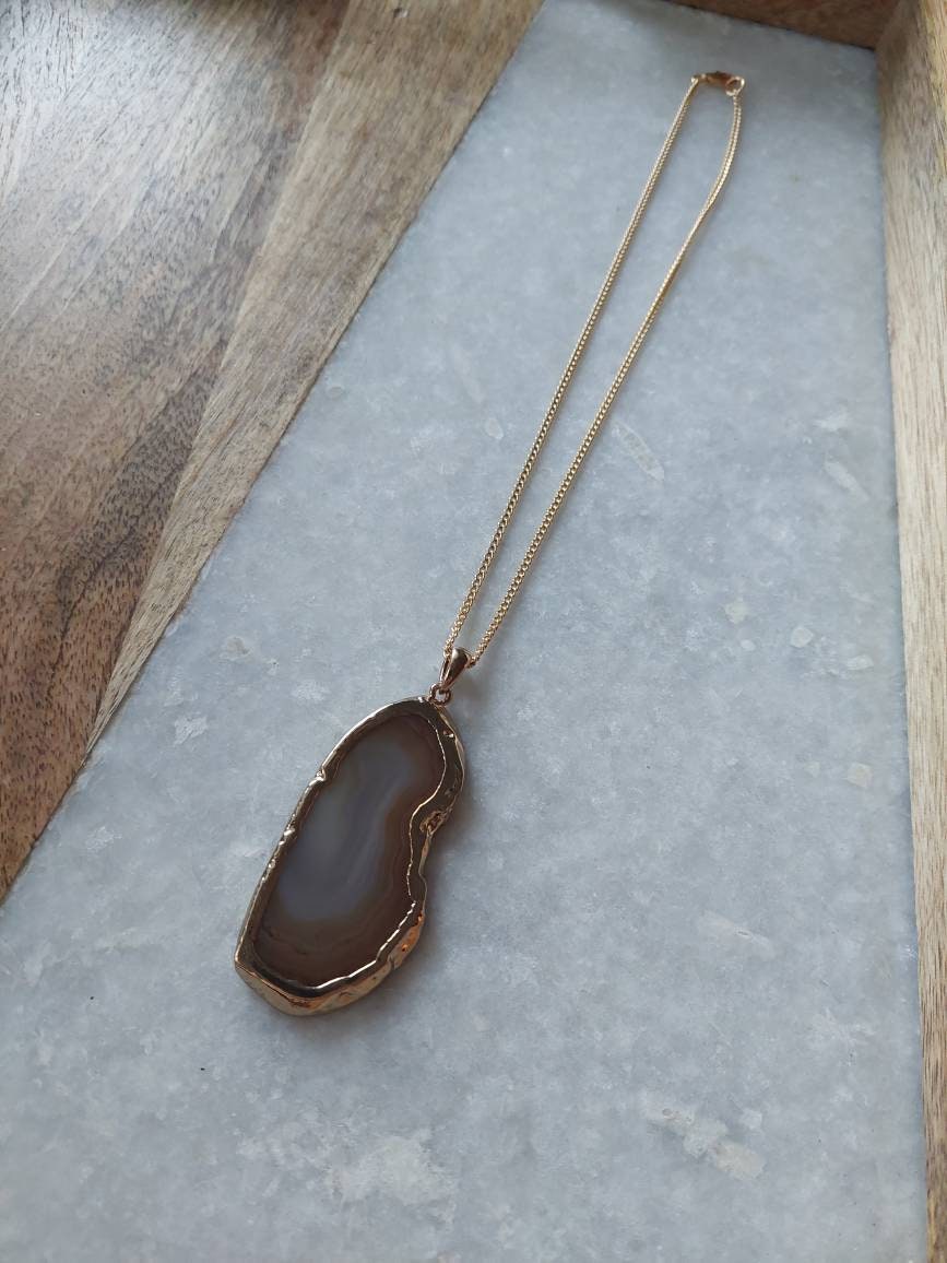 Brown Agate Jewelry, Agate Necklace, Agate Slice Necklace, Semi Precious Jewelry, Gold Necklace, Agate Fashion, Agate Accessories