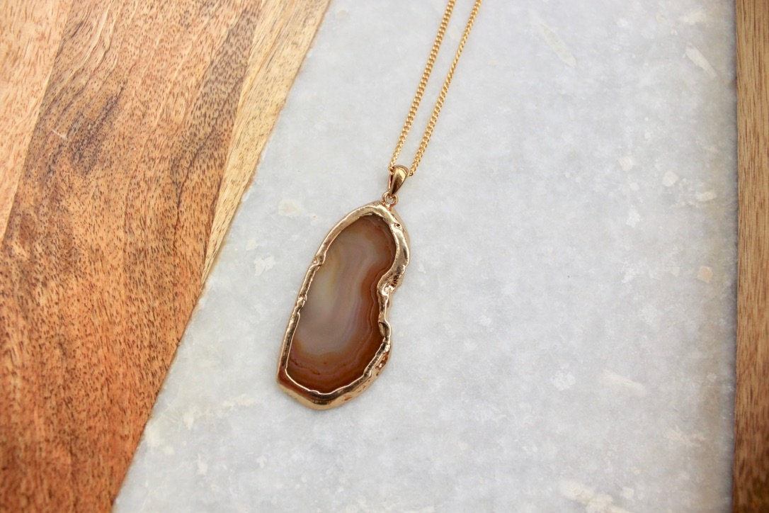 Brown Agate Jewelry, Agate Necklace, Agate Slice Necklace, Semi Precious Jewelry, Gold Necklace, Agate Fashion, Agate Accessories